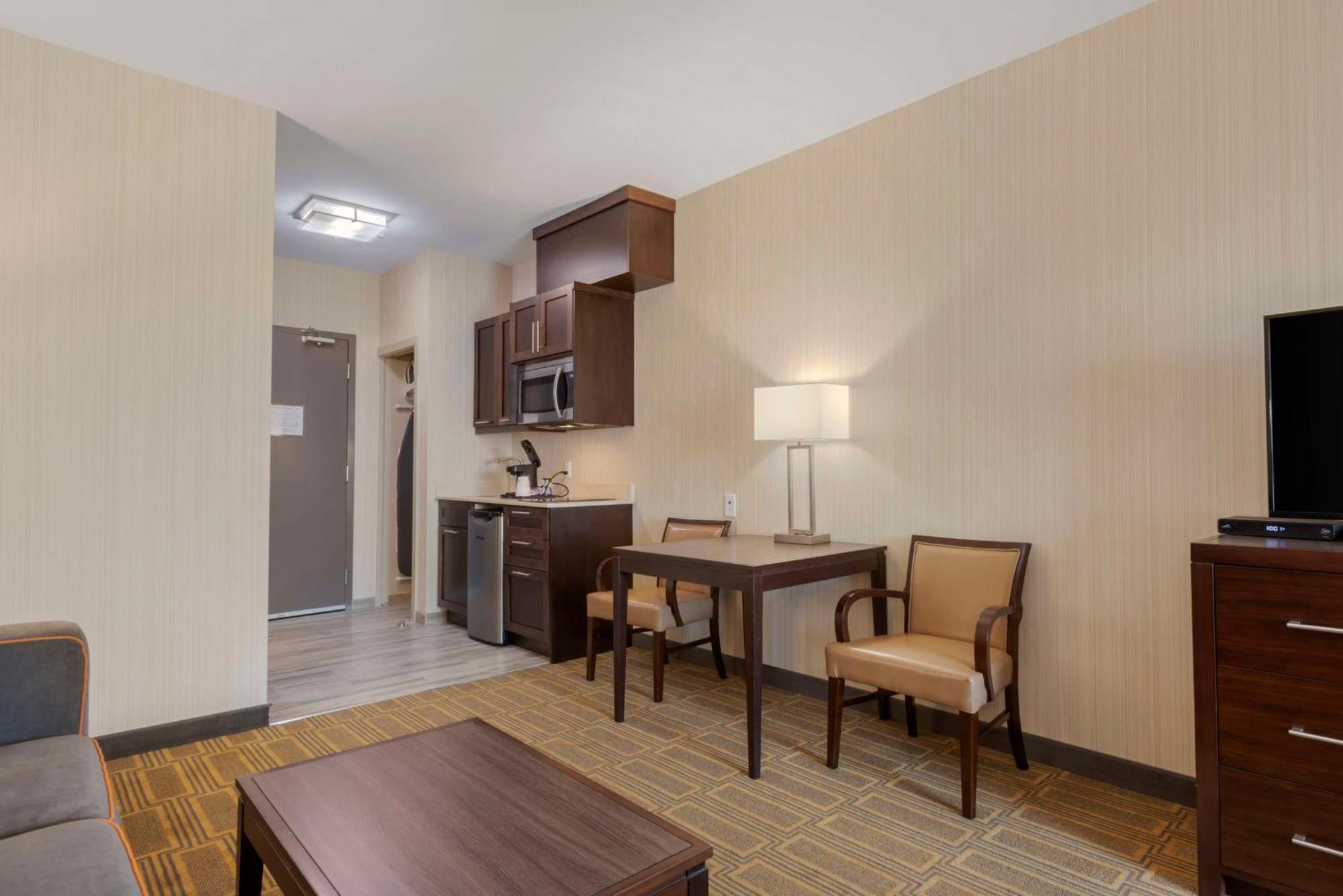 Best Western Plus Chateau Fort St. John Kültér fotó